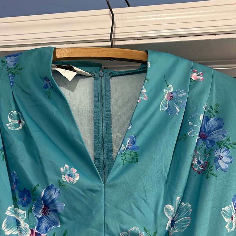 Vintage 80s Montgomery Ward blue floral v-neck dress - Picture 3 of 9